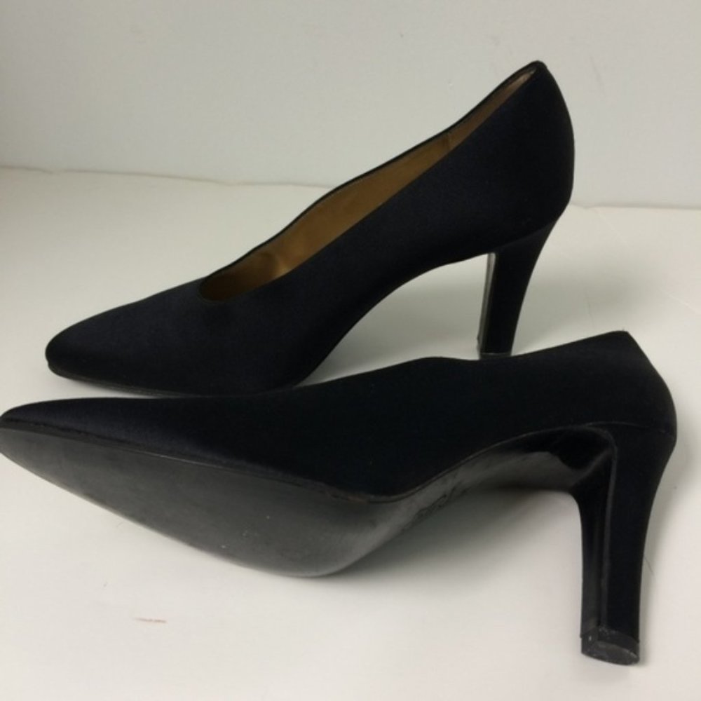 Yves Saint Lauren Black Velvet 9M